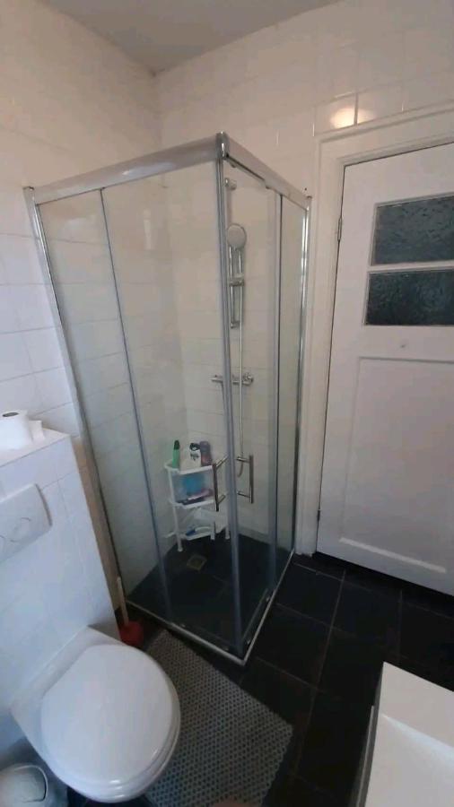 Nicole, Not For Parties, Not A Hotel, Room With Shared Bathroom, No Kitchen Amsterdam Exterior photo