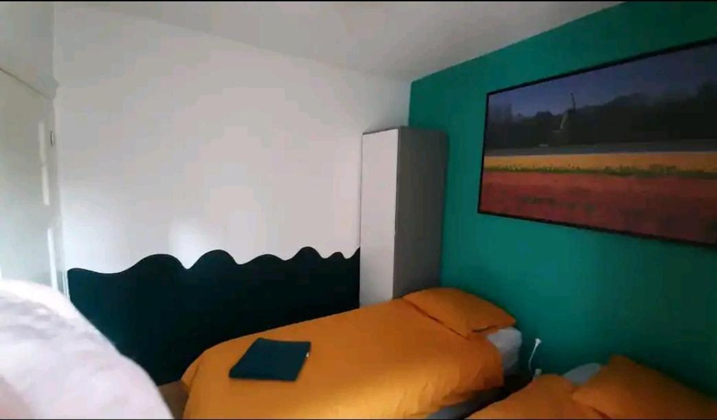 Nicole, Not For Parties, Not A Hotel, Room With Shared Bathroom, No Kitchen Amsterdam Exterior photo